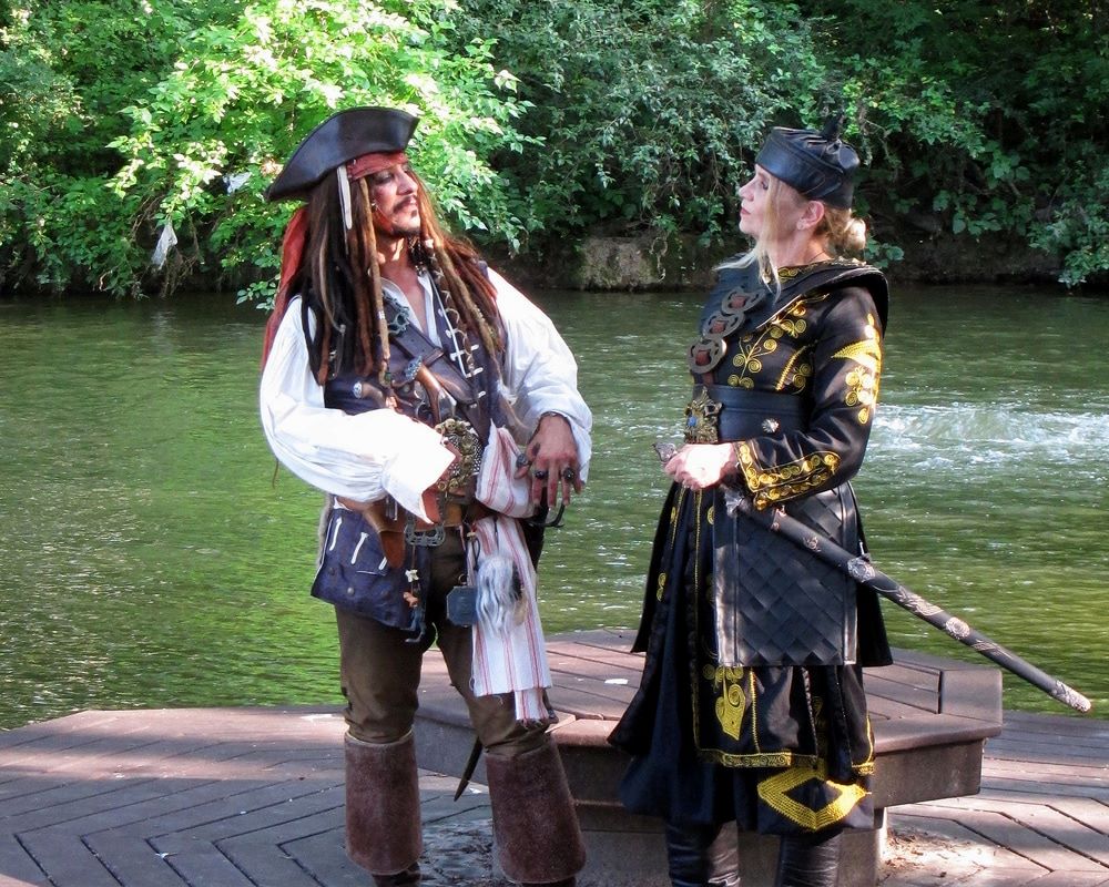 Pair of Pirates